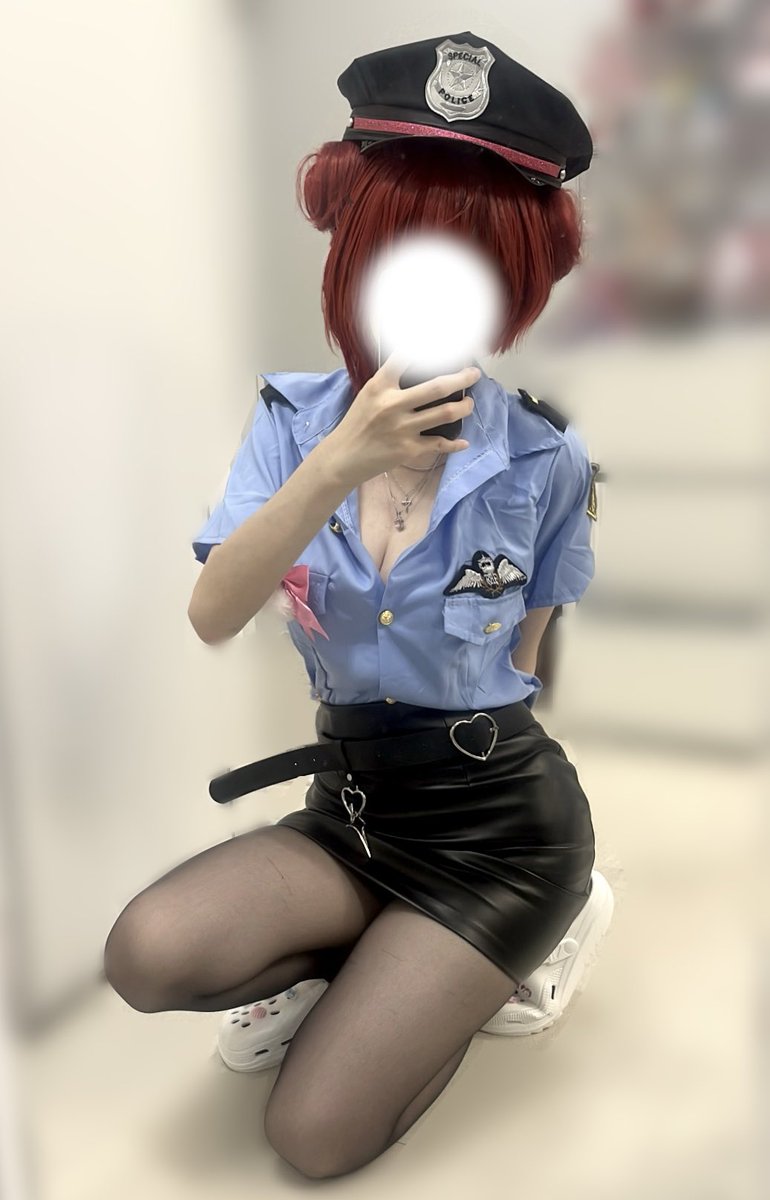 S4YA__'s tweet photo. 부자재가 덜 와서 만들다 리폼하다 말았는데
일단 야루링 중간과정이라도… https://t.co/PEASpQvz0b