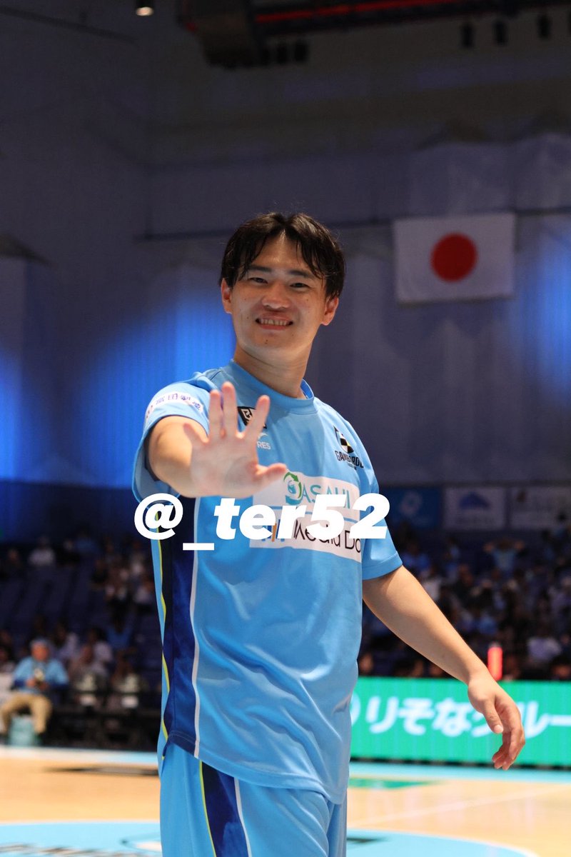 _ter52's tweet photo. お隣のラポさんと圭佑くんのブースターさんに
わがまま言って呼んでもらったおかげで 🥺🫶🏻
この上ない幸せでございます T ˙̫ T♡

#徳島ガンバロウズ https://t.co/fTHSr6iydi