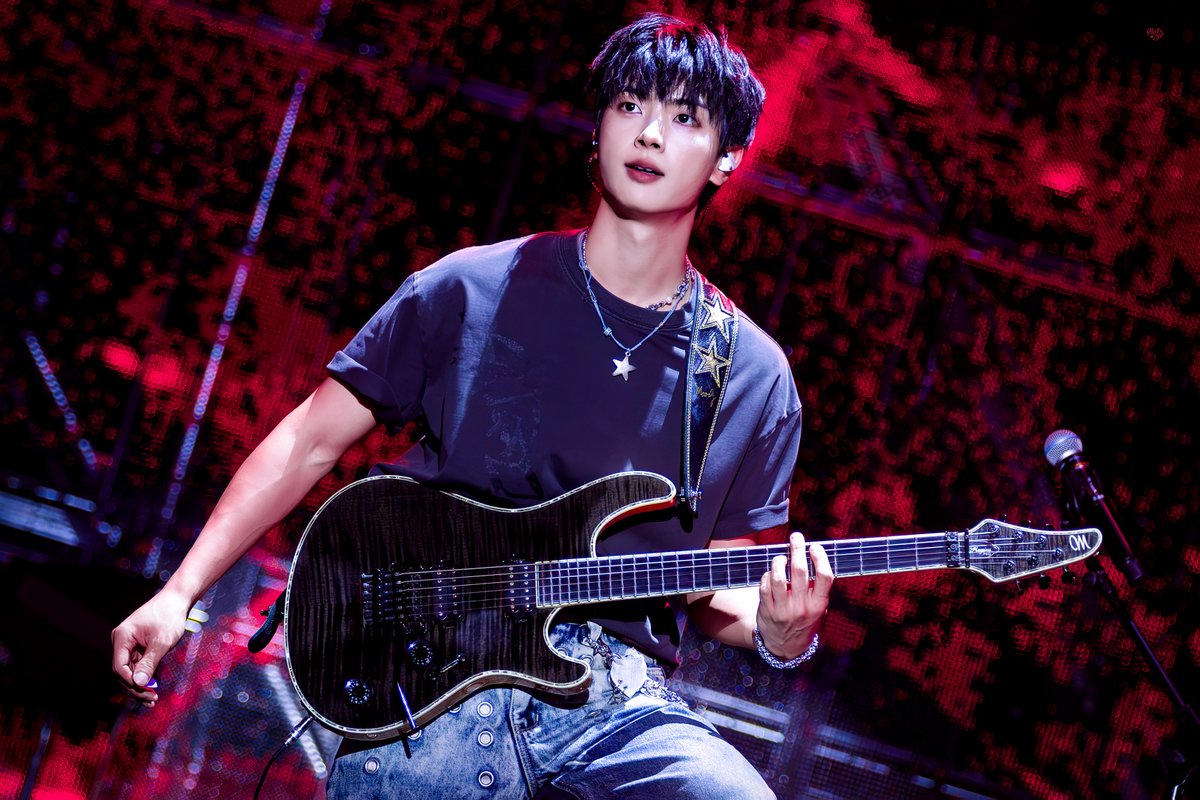 Pluto__ooo's tweet photo. 260920 'O! NEW E!volution Ⅵ' 

#원위 #강현 #ONEWE #KANGHYUN https://t.co/P4sexIAVHK