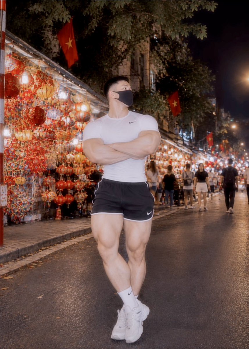 daddybears8808's tweet photo. Rước đèn sớm 😌 https://t.co/lPyCtaYGyK