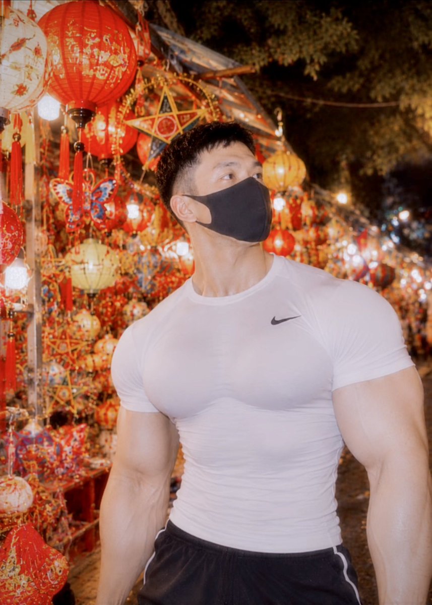 daddybears8808's tweet photo. Rước đèn sớm 😌 https://t.co/lPyCtaYGyK