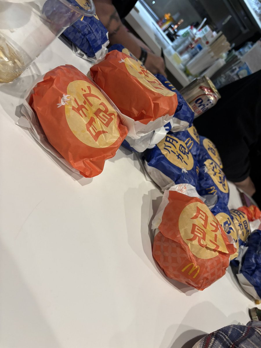 Elleaniclac's tweet photo. #お月見ナイト
唐揚げ定食食べてなかったら
10個以上は食べれたw
いいシルバーウィークでした
(右手ヒリヒリするwあまやっちょは常に全力) https://t.co/nC7lC8n7pr