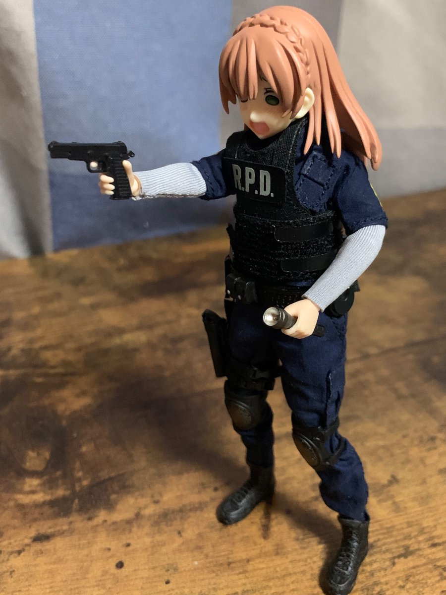 AlexShephed09's tweet photo. お互い　ハンドガン　過去

#リトルアーモリーを装備
#深夜の小武器庫部 https://t.co/9ulIU2LN6d