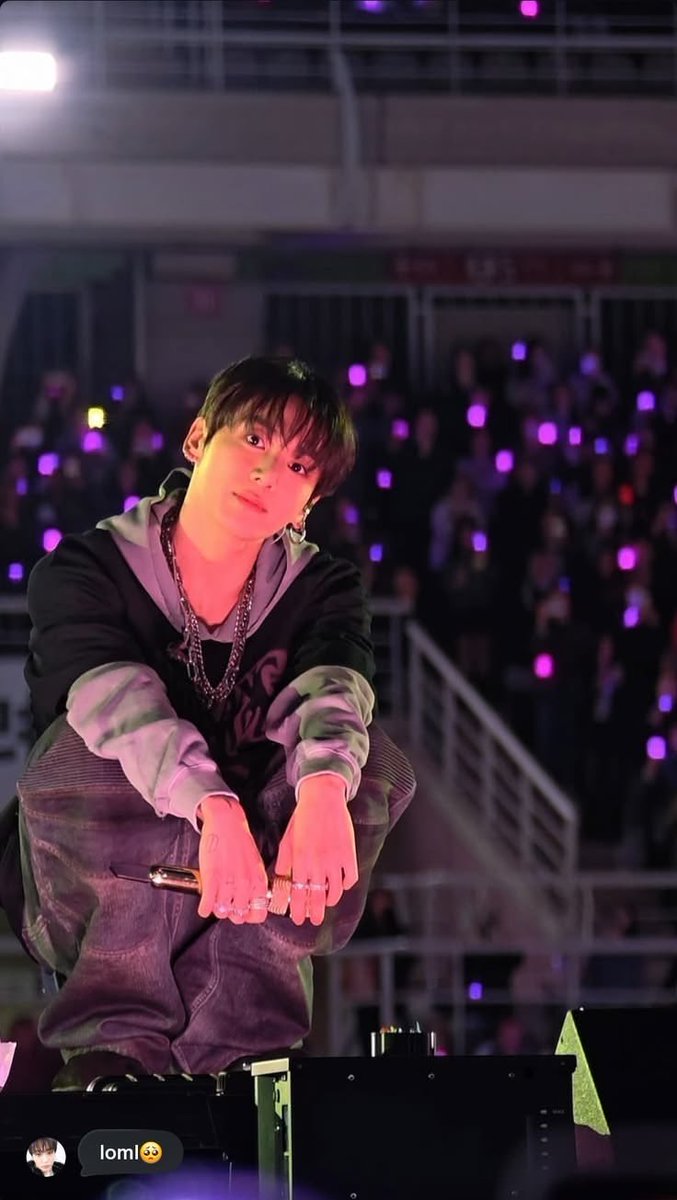 jungkookversex's tweet photo. fan taken pictures are always the cutest https://t.co/40Wdm4tB8c