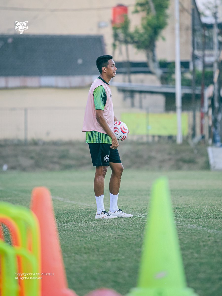 PersikuOfficial's tweet photo. 𝗢𝗻 𝘁𝗼 𝘁𝗵𝗲 𝗻𝗲𝘅𝘁. 👊🔵

#PersikuKudus
#COYMT https://t.co/DCENQb3JjJ