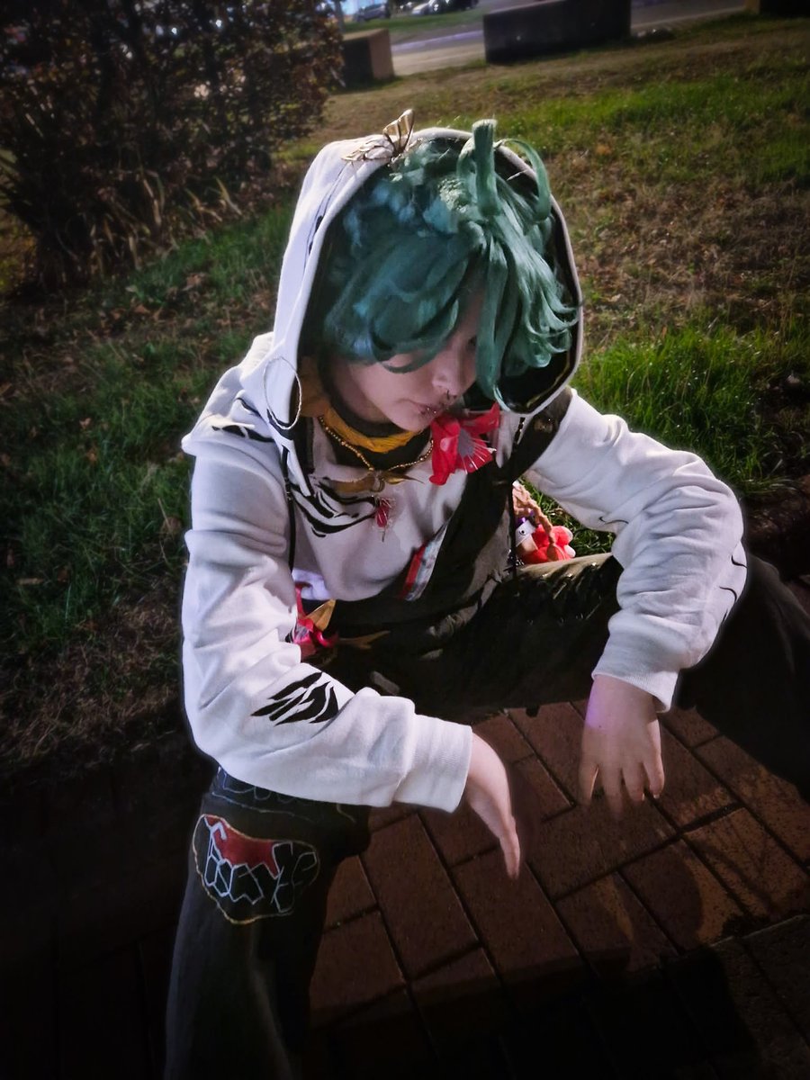 KitKat83164858's tweet photo. Managed to get a few more somewhat decent pics at vexpo yippee!... ik the lighting is dog shite my phone was abt to give up

ty oomfs who made this weekend worth it :>

#CosPlant #FernArt https://t.co/FzO8MqadTS