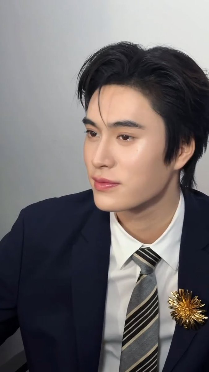 nongsiii's tweet photo. a side profile this handsome is actually insane 

#CHANELXGEMINI
#Gemini_NT #เจมีไนน์ https://t.co/Qm2jdtITWB