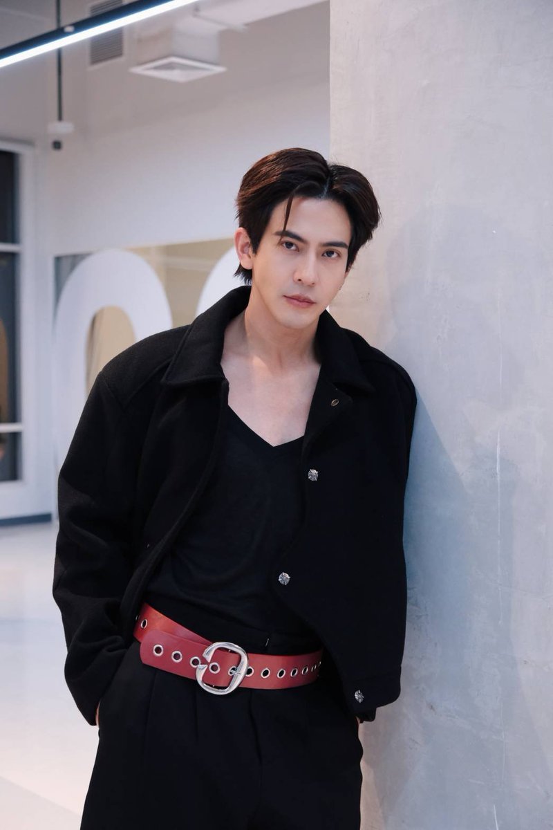 InzizT's tweet photo. โอ้ยยย กลายเป็นเรื่องของหมอจิพีคกว่าบักเจมส์กะลุงเคนไปอี๊ก

อยู่ไม่ไหว อยู่ไม่ไหว ผกก.เดอะลาสต์บอสนี้มันน่ากัว 

 The Rainbow of Fate

#NOURTheSeriesEP7
#toeyphoom https://t.co/WERnhycMj7