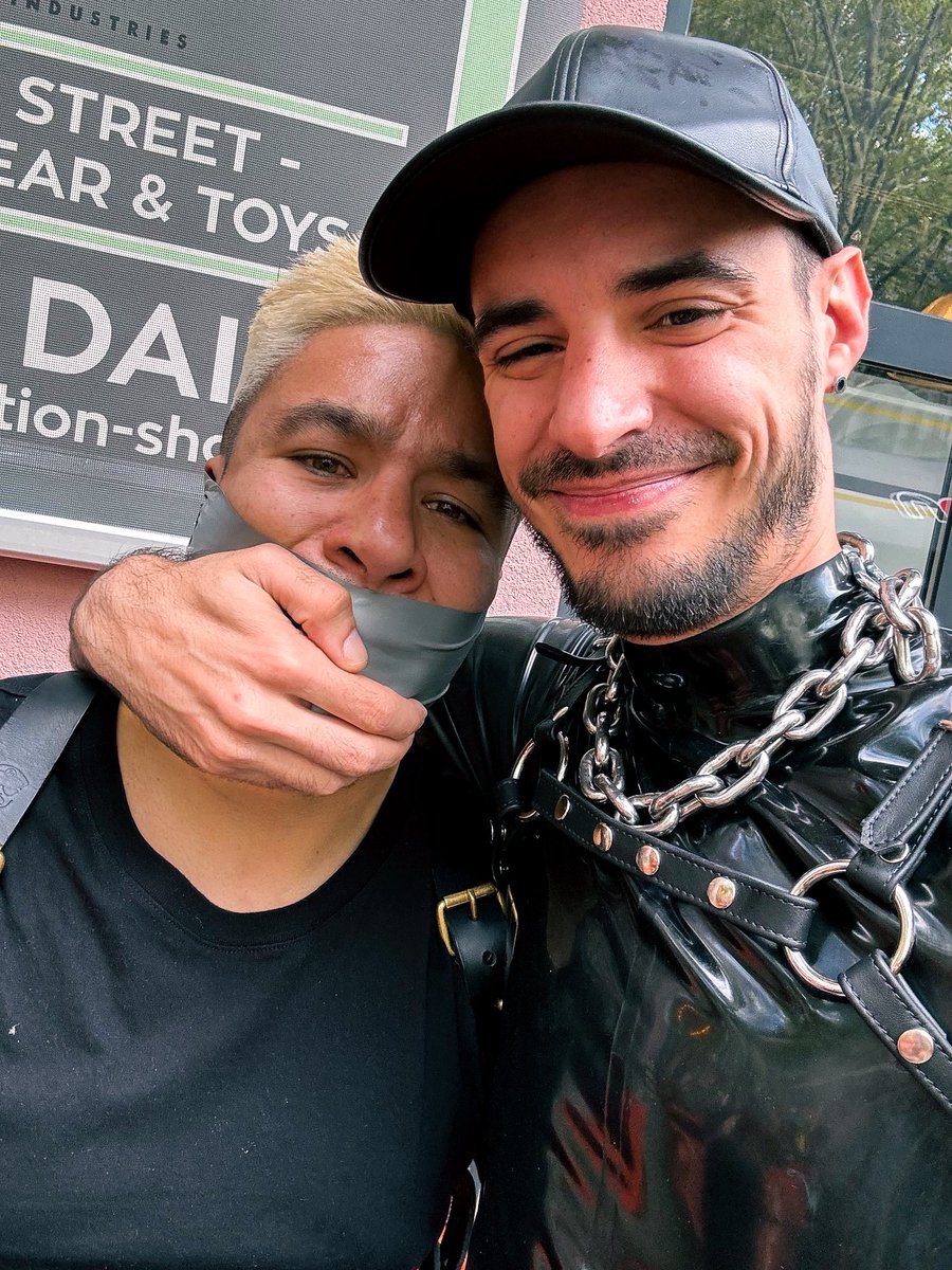 J_G_90's tweet photo. @SafeAndBound always manages to have a role of tape on him for the boys 😅 @BoundForUse https://t.co/omphI0PHDU