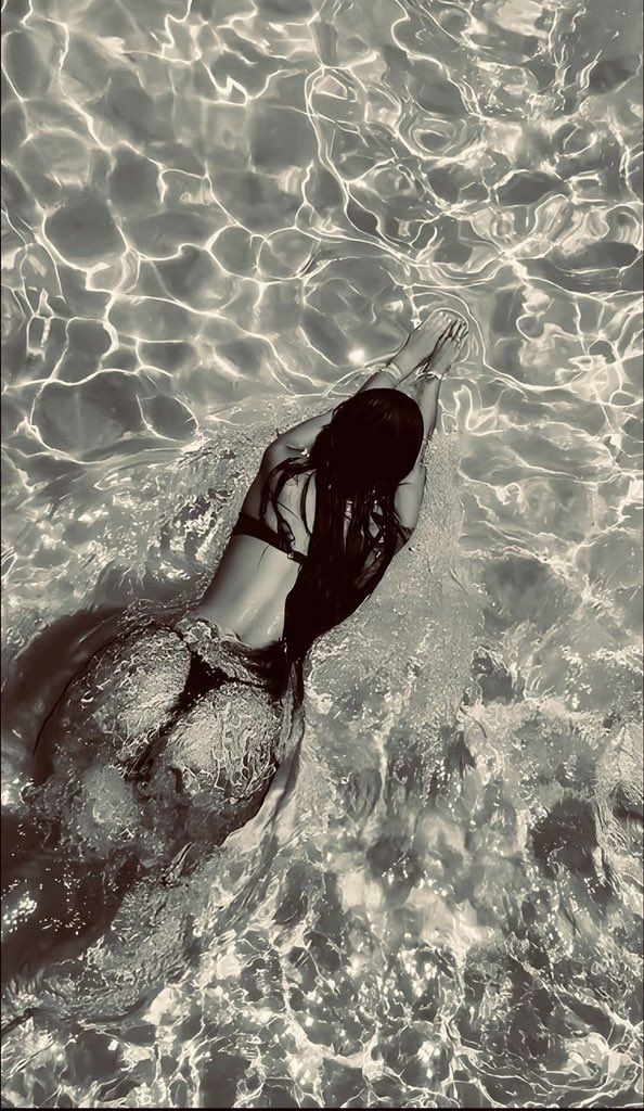 thewickedkairo's tweet photo. The kinda refreshment I need right now ❤️❤️❤️💞💞💓💗 https://t.co/2rT6AqfcEU