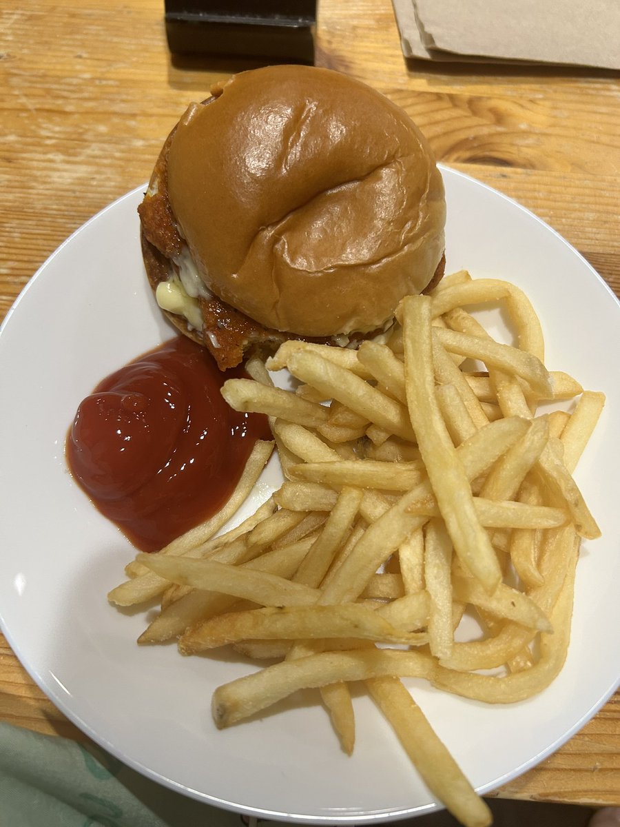 tomoparasite's tweet photo. #burgertwt https://t.co/rNlqg0DTrh