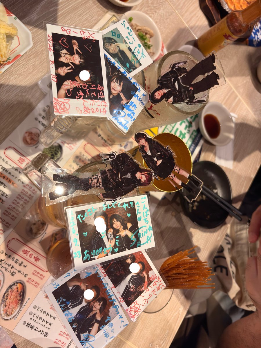 ks_ks_min's tweet photo. お初！！
めっちゃ楽しかった！
かっこいい〜〜！！
ほぼ曲知らない状態でいっても
こんなに楽しいんだな🙌
また行くんだ🏃‍♂️
そして相変わらずギャップ女子に弱い🙌

#o_ver_kill
#バキル https://t.co/2UvKbaHZ8B