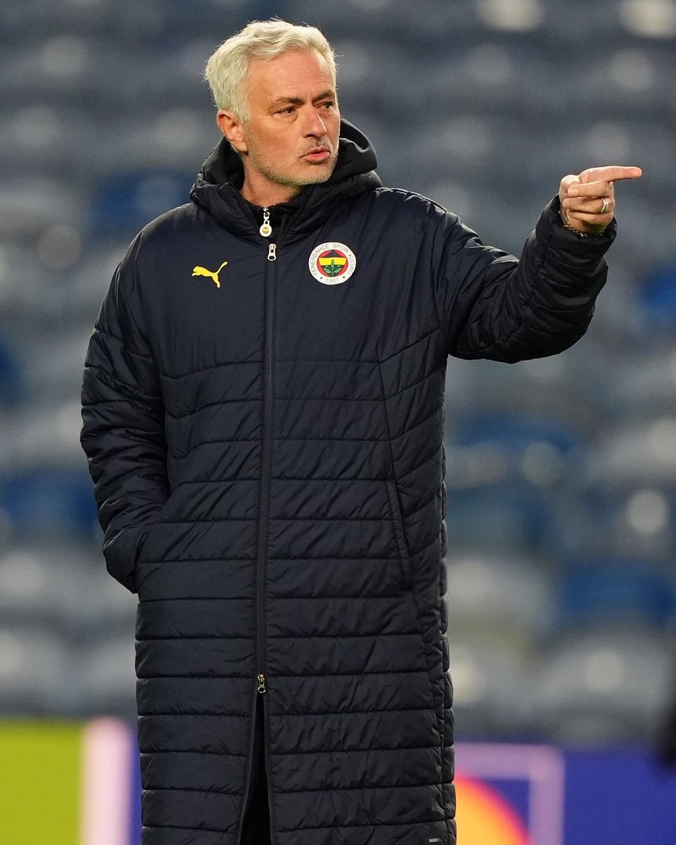 gorrascavsok's tweet photo. Querés el look de "The Special One"?

El camperon largo relleno Puma de Mourinho en el Fenerbahce está a la venta!

Original y nuevo, talle S hasta XXL, queda en 55 usd con el código GORRAS10: https://t.co/VkLaInb5AF

Envio a domicilio en todo el mundo https://t.co/Br2JA7y07g