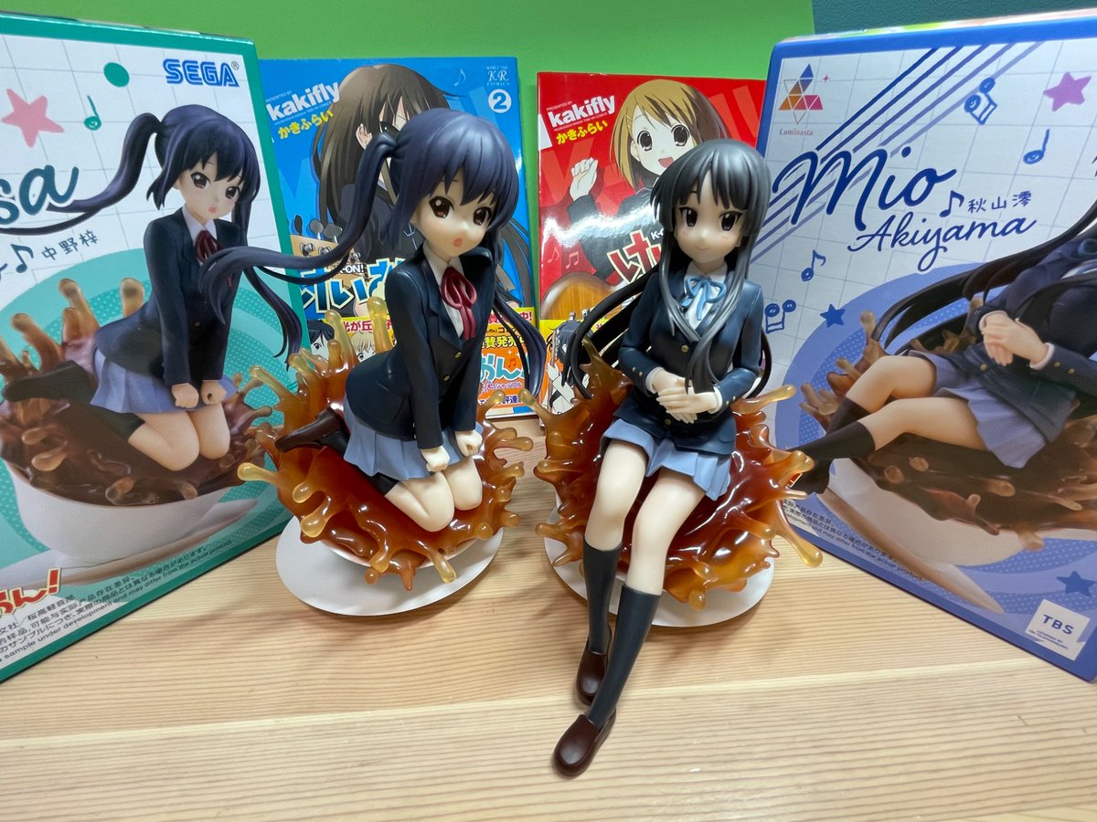 Azuneko_Dayo's tweet photo. 澪ちゃん、あずにゃんと並べてみると良い感じ
2人の髪色が地味に違うの差別化されてていいね
このまま全員揃えたいなー
まずは「唯先輩！」をここに入部させないと！
てことでおあずみ〜

#おやツイ https://t.co/5Fv6CZE2oT