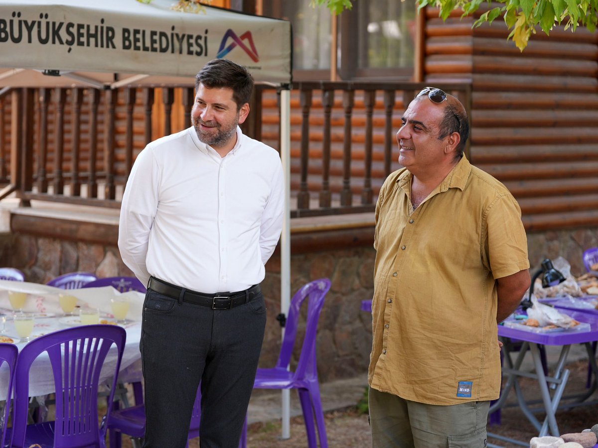 aliboltac's tweet photo. Orta Toroslar Tarihöncesi Araştırmaları (OTTA) ekibiyle bir araya gelerek bölgemizde yürütülen çalışmaları değerlendirdik.

Dr. Öğr. Üyesi Orkun Hamza Kaycı başkanlığında sürdürülen proje, Tarsus’un kuzeyindeki dağlık alanlarda geçmişin izlerini gün yüzüne çıkarıyor. Mağaralardan kaya sığınaklarına, taş alet buluntularından kaya resimlerine uzanan çalışmalar; Tarsus’un tarih öncesi dönemlerine ışık tutarken kentimizin sahip olduğu arkeolojik potansiyeli de ortaya koyuyor.

Bu değerli çalışmaya emek veren tüm araştırmacılara teşekkür ediyor, başarılar diliyorum.