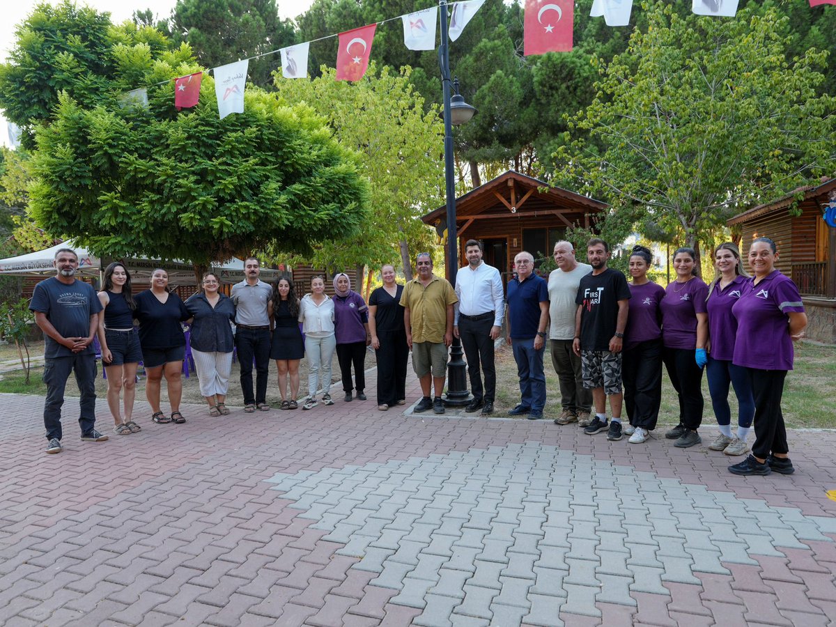 aliboltac's tweet photo. Orta Toroslar Tarihöncesi Araştırmaları (OTTA) ekibiyle bir araya gelerek bölgemizde yürütülen çalışmaları değerlendirdik.

Dr. Öğr. Üyesi Orkun Hamza Kaycı başkanlığında sürdürülen proje, Tarsus’un kuzeyindeki dağlık alanlarda geçmişin izlerini gün yüzüne çıkarıyor. Mağaralardan kaya sığınaklarına, taş alet buluntularından kaya resimlerine uzanan çalışmalar; Tarsus’un tarih öncesi dönemlerine ışık tutarken kentimizin sahip olduğu arkeolojik potansiyeli de ortaya koyuyor.

Bu değerli çalışmaya emek veren tüm araştırmacılara teşekkür ediyor, başarılar diliyorum.