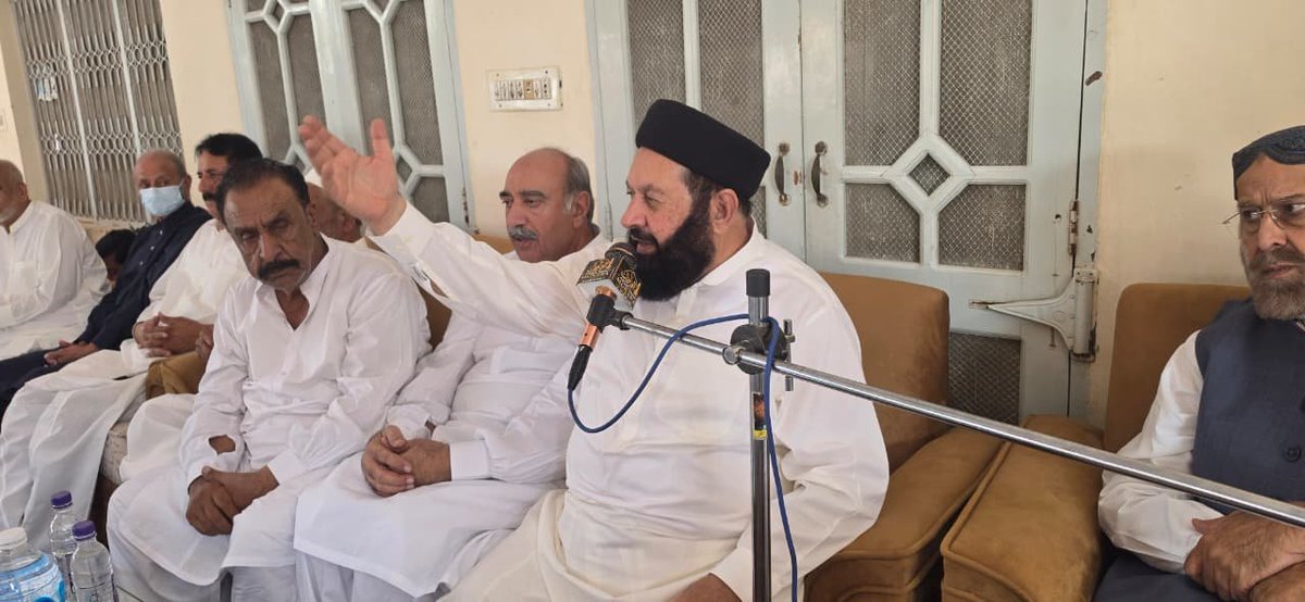 aleemsultani's tweet photo. Khatam Shareef Malik Usman Khalid (Marhoom)At Phel https://t.co/TreaUsDd4M