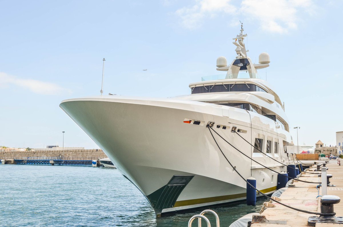 BelabbesFb's tweet photo. Today’s panoramic peace came from flybridge hour: breeze moving through the open helm, with taking in the coast from up high keeping everything relaxed and natural. #YachtExperience #WeekendEscape https://t.co/BiX6iTsgpe