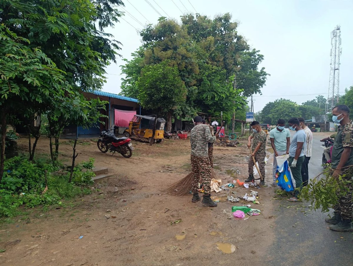 COMDT81BNCRPF's tweet photo. “Swachhata Hi Seva-2026” campaign, On 23/09/26 a cleanliness drive was organized at Auto stand Satyanarayana Puram, by the troops of 81 Bn CRPF under the supervision of the COMDT, 81 Bn.
@SwachhBharatGov
@SwachhBharat
@MoHUA_India
@MoJSDDWS
#SHS2026
#SwachhataHiSeva2026
@CRPFKKS https://t.co/9WbvvPXmHJ