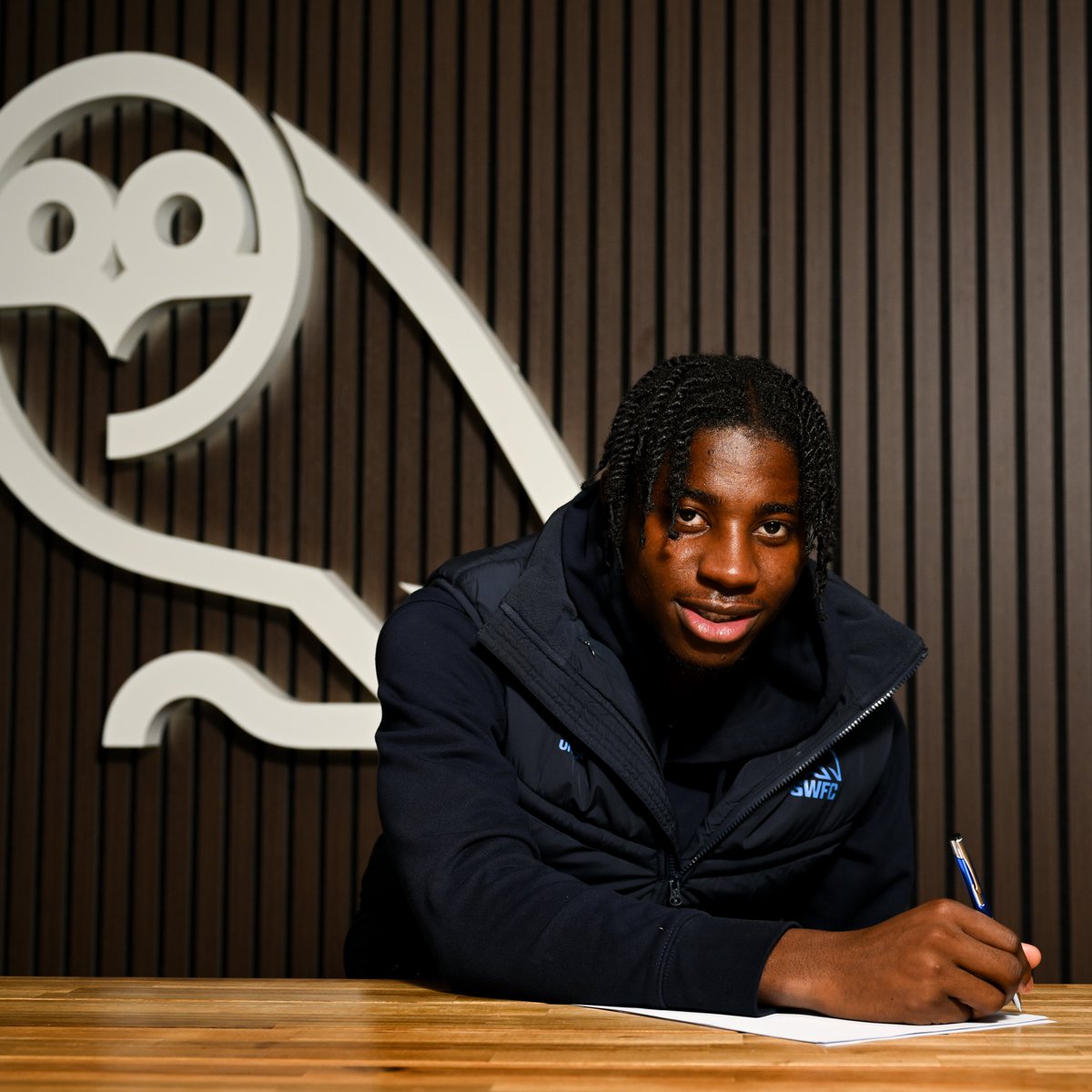 swfc's tweet photo. We are pleased to announce that Joel Akpobi has signed his first professional contract with the Owls ✍️

🔗 https://t.co/1YvOLH2Fsb https://t.co/tABSc5xhFl