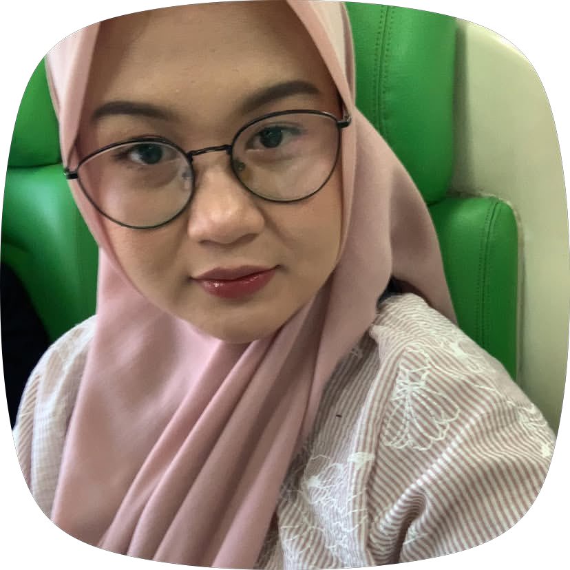 aawrorae's tweet photo. muka  habis lari larian ngejar waktu tinggal 6 menit, alias kita hampir ketinggalan kereta😭 https://t.co/94O3uu4mdP
