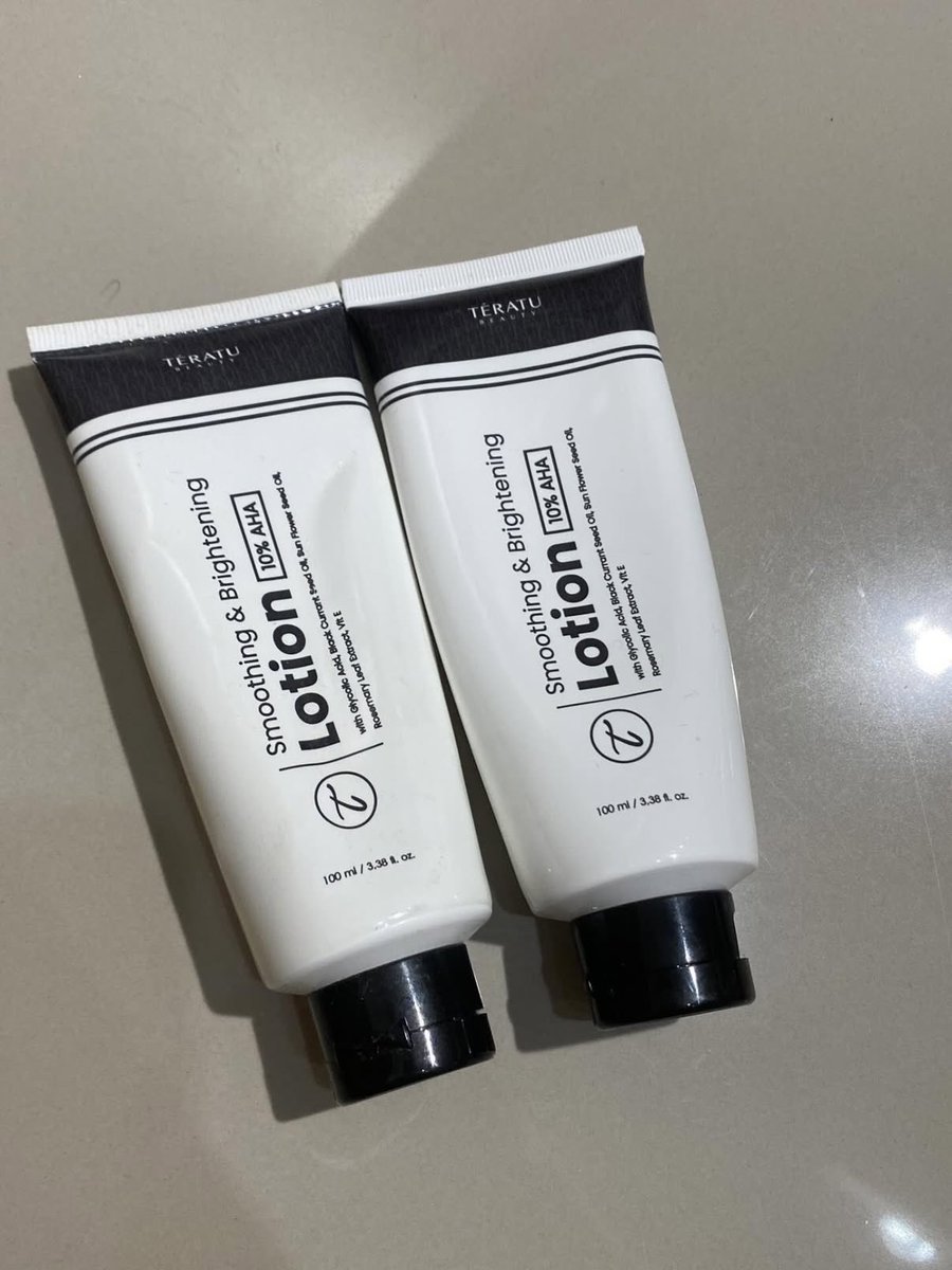 blissfulfancy's tweet photo. aku pake ini👇🏻 Teratu Smoothing &amp; Brightening Lotion 10%✨ aku udah abis 3 tube dan bakal repurchase karena lotion ini paling ngaruh di aku.

https://t.co/1JfdY1SmDR

bisa buat badan &amp; muka. kalo buat muka pakenya 2-3 kali seminggu yah.￼ https://t.co/baiIeqSFT9