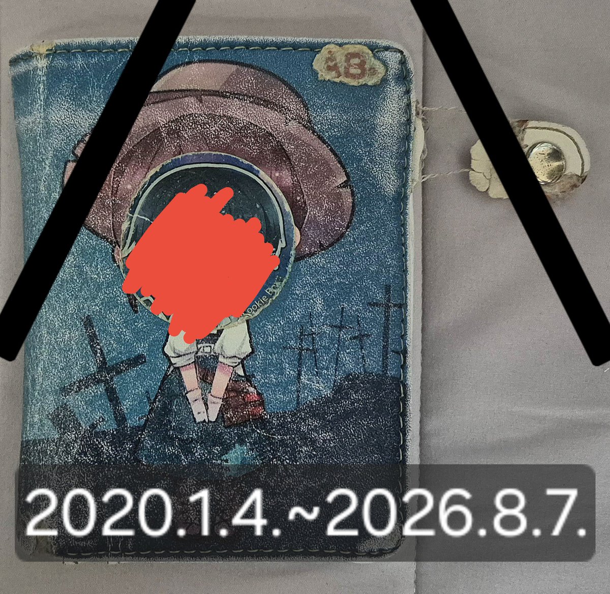 solta0620's tweet photo. 저는 20년도에 부코를 처음갔었는데 그때 장르는 몰랐지만 그냥 5천원짜리 지갑을 샀고, 부코에서 얻은 스티커 우리동석이.. 붙이고 다님. 몇년지나고 떨어져서 다른장르캐 붙이고 다니다가 똑딱이 떨어져서 결국 버려지긴했지만 지갑에 붙은 동석이 진짜 정말 많이 애정했습니다.
#솔타썰풀기 #정동석 https://t.co/bfjVaBHbvR