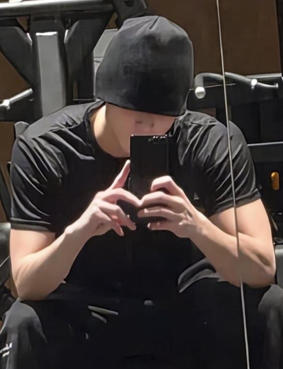 woncattos's tweet photo. THESEE JUNGWON GYM SELCAS >>> https://t.co/bChEcK8acv