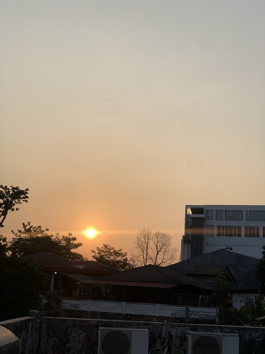 PrinceMahoow's tweet photo. Hallo sunset 🫶🏼 https://t.co/jBcLW3dqT9