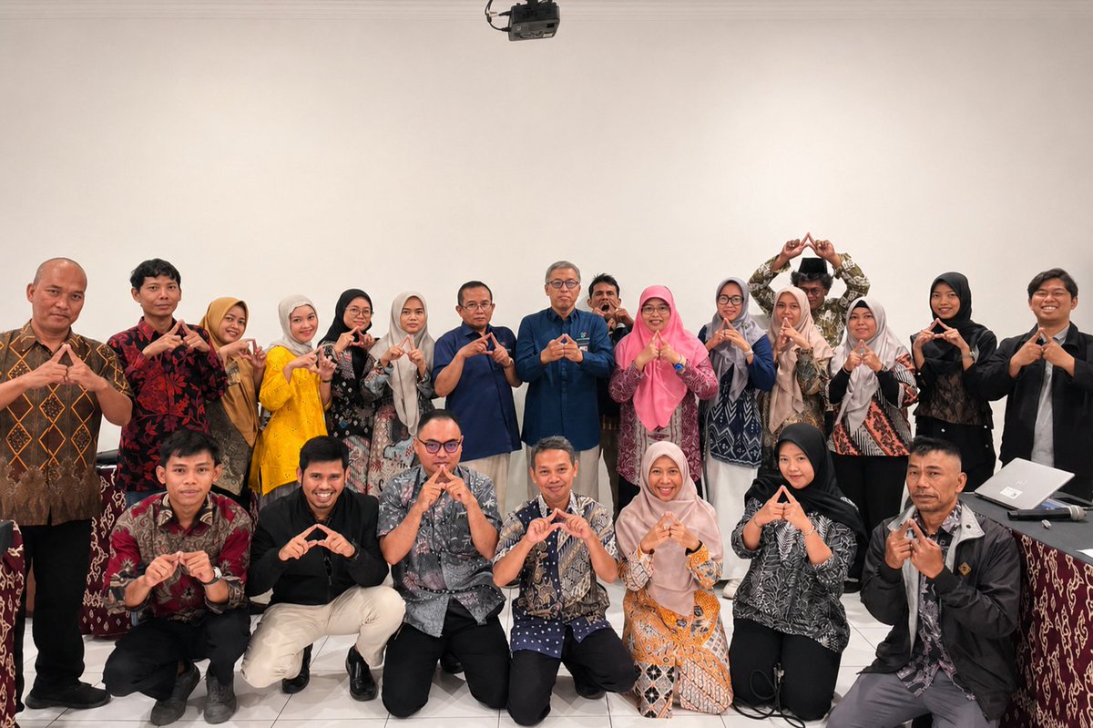 akmadyakubb's tweet photo. Meeting Partner Cirebon Regency Statistics https://t.co/Dez00Yn7OR