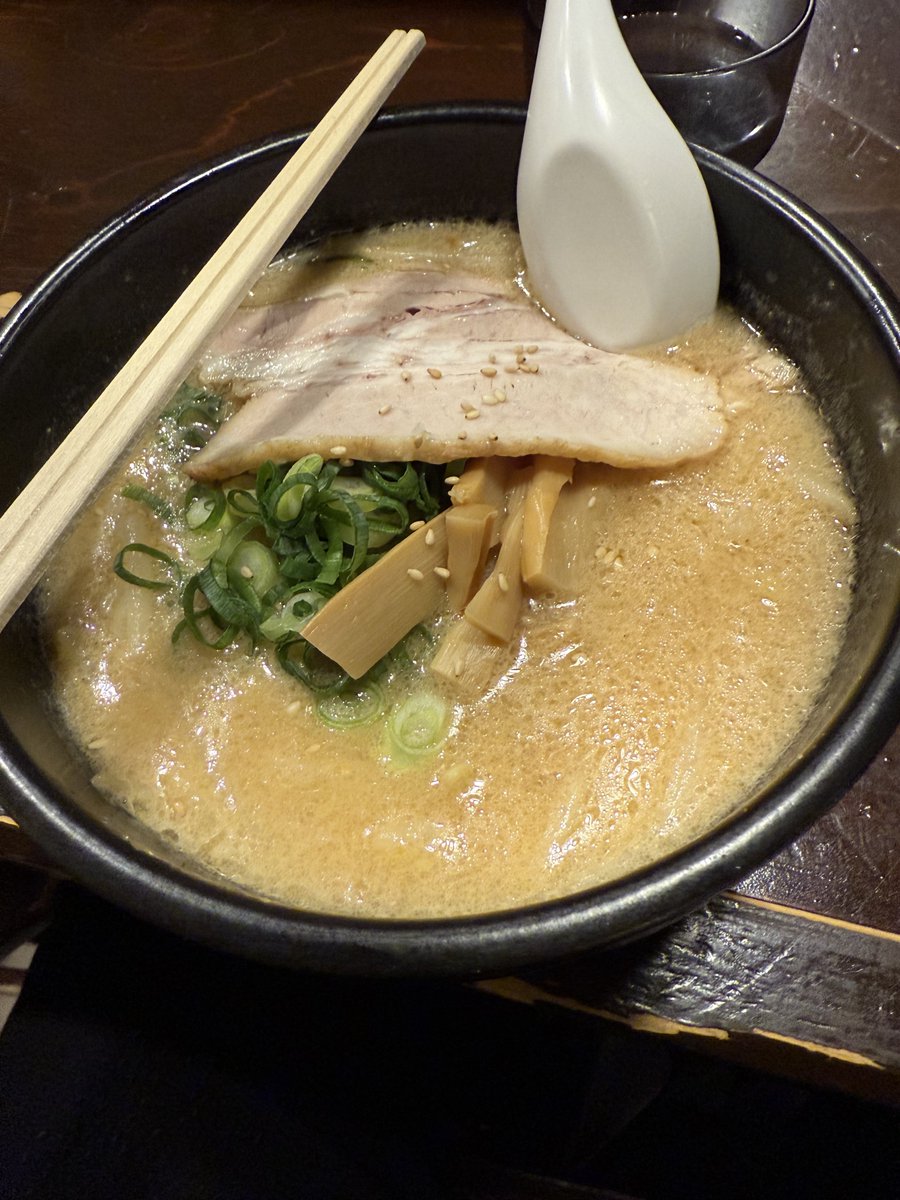 moeldd573's tweet photo. 豪雪地帯のOffi汁髭男dismと呼ばれるこの俺様が【らぁめんがんてつ】で味噌ラーメンをSUSURU

#豪雪地帯汁部
#毎日ギタドラ健康生活
#全国ライオンズが負けたらしょっぱいラーメン食べる会 https://t.co/61TmF1f5IX