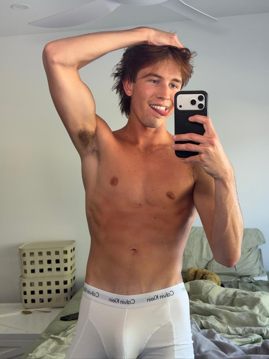 aussiejayxxx's tweet photo. My goofy self cant help it ! https://t.co/mXWmPJgWNy