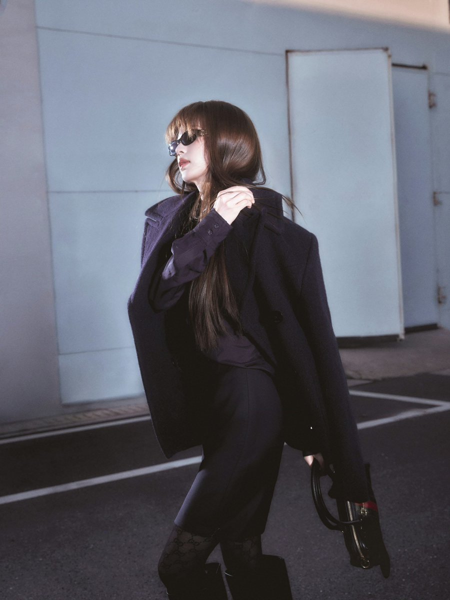 AngelRequizo's tweet photo. I'm willing to be your servant CEO Tian Xiwei 🤭🙇

#TianXiweiGucciSS27APTLook 
#GucciTheStoreShow 
#GucciSS27xTianXiwei 
#TianXiwei #Gucci @gucci https://t.co/jxDwrTLjP8