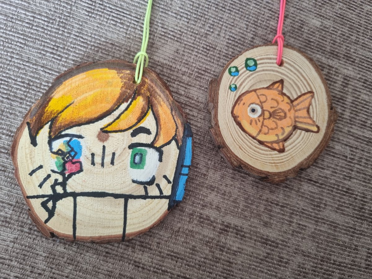 AvianJayce's tweet photo. Fish fish fish fish
(Was given wood to paint today so I obviously drew Deckard...)
#nqh #notquitehuman #deckard #jmwfilms https://t.co/Q8UpeBLbzG