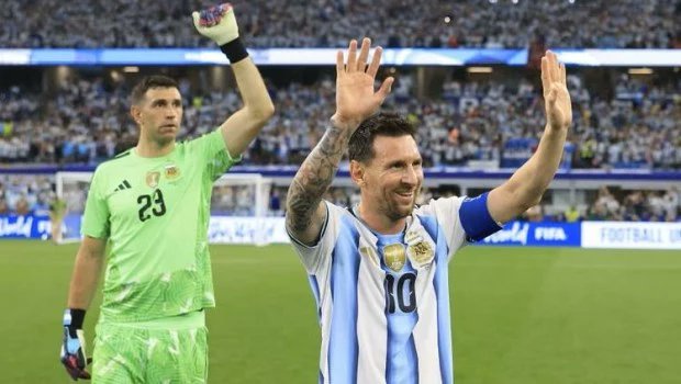 PDV_jujuy's tweet photo. Dibu Martínez habló de la despedida de Messi: “Es un sueño para él” https://t.co/N5ciKla7Tb vía @https://twitter.com/PDV_jujuy https://t.co/uLAmMR5hB9
