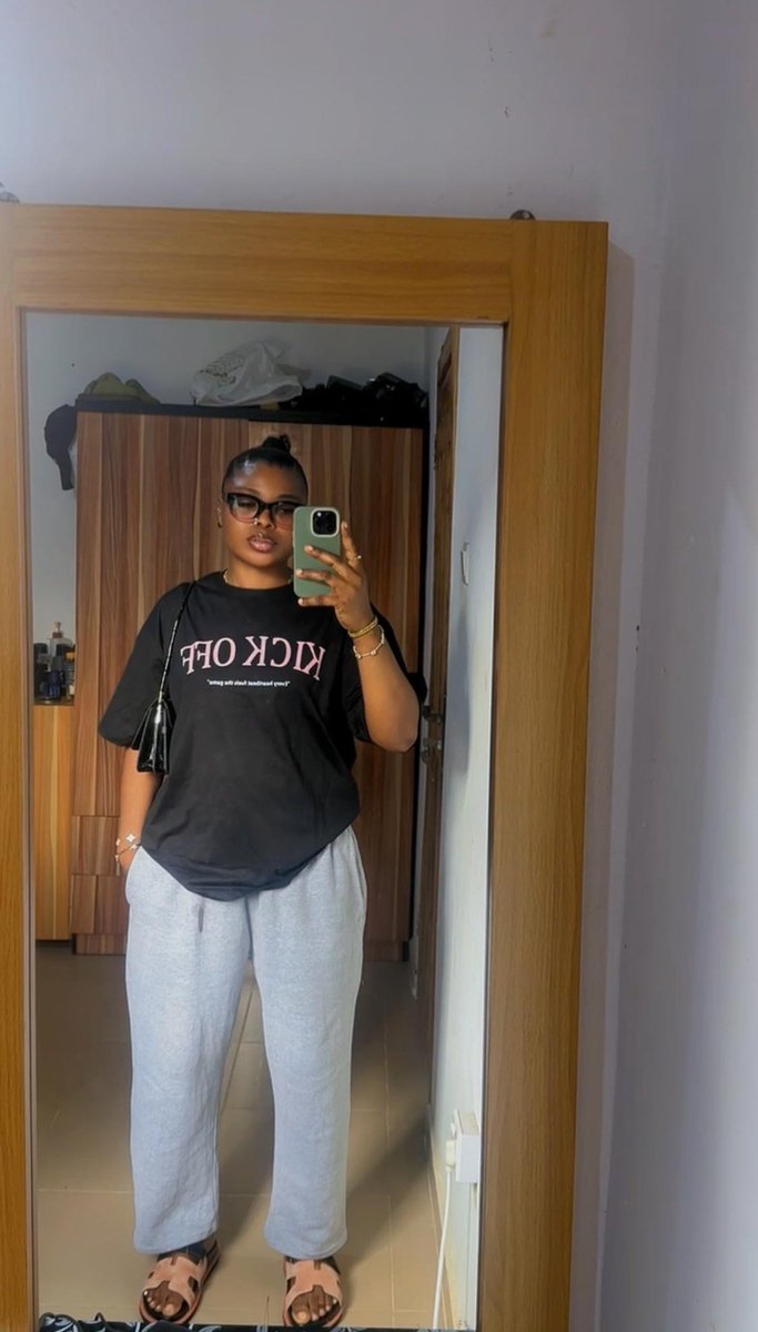 HerRoyally's tweet photo. Very Sweet, Calm ,Pretty ,Unbothered,Dangerous Woman .🫠😋 https://t.co/qUp9auPR7m