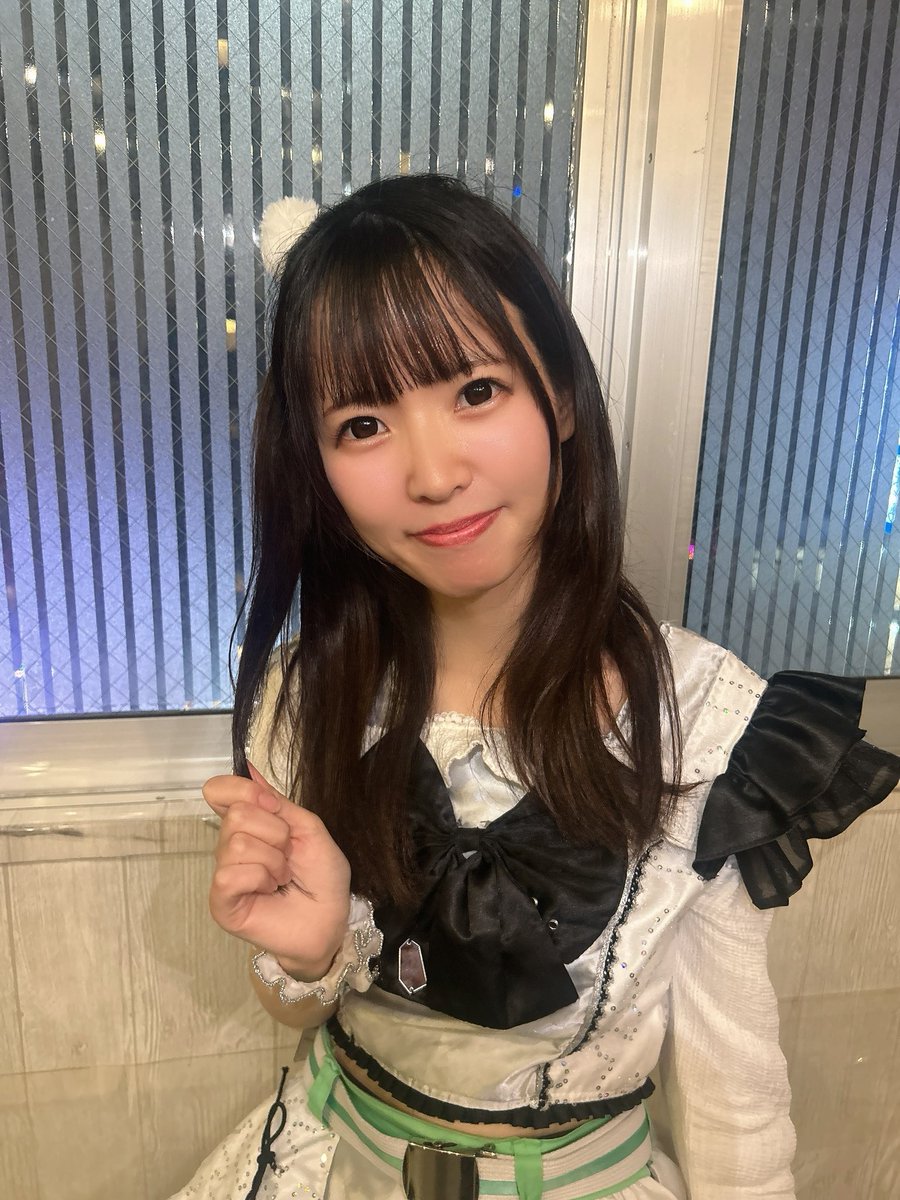 rika_linkstart's tweet photo. りかさん初大阪🐙はじめましてさんも顔見知りさんも、たくさんお話できてめちゃうれしかった！！😭😭本当に楽しかったなぁ🥹♡♡
⬇️これ何ヘアていうと思う〜？？💭
これから頑張って緑ペンライト増やしていくんだから〜✊🏻💚💚💚
チェキツイも待ってるよー！タグ付けもしていただけるとうれしいです🙇‍♀️ https://t.co/ASEnd2UGdG