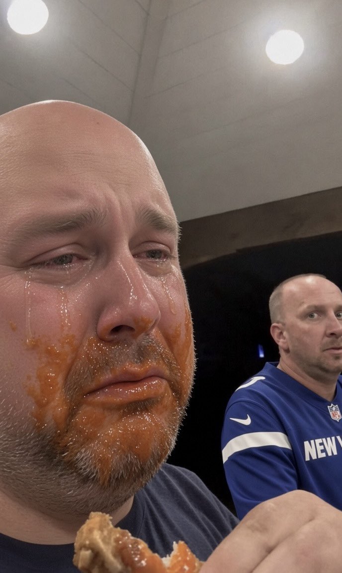 JstEndrTheSfrng's tweet photo. Is this you @ShaunMorash
#glasshouse #crymeariver #jets #giants #WFAN https://t.co/4rW4uPzfaA
