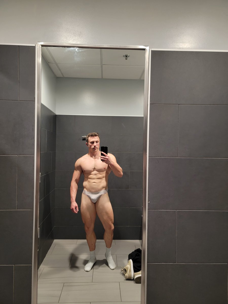 circusgayy's tweet photo. Good morning gay people https://t.co/M59MrPwfGg