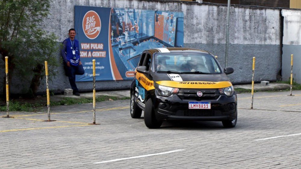 baudorio's tweet photo. ⚠️ATENÇÃO: O Detran-RJ passou a permitir, desde segunda (21), o uso de carros automáticos em aulas e exames práticos para obtenção da CNH. 

Com a mudança, candidatos que escolherem veículos automáticos não precisarão realizar aulas em carros manuais. https://t.co/7l0qYNbsMJ