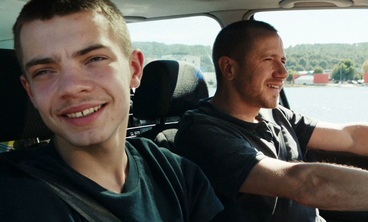 lecinemadeDavid's tweet photo. #Lafrappe de #JulienGasparOliveri est un film poignant sur un sujet difficile . Sa grande force c'est sa sincérité et sa forme brute sans artifice qui nous touche pleinement. On reçoit le film en pleine gueule. Le trio d'acteur est aussi une des forces du film grâce a leur simplicité et spontanéité émotionnelle qui donne une justesse a tout.
Un film bien écrit a travers ses non dits et ses silences. Le tout enveloppé dans une forme directe qui nous transperce le cœur. Il manque un peu d'ampleur pour en faire un grand film mais je le conseille fortement.