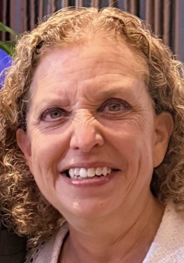 GioBruno1600's tweet photo. Would you have LUNCH with Debbie Wasserman Schultz ? https://t.co/Lz4V3c1PFQ