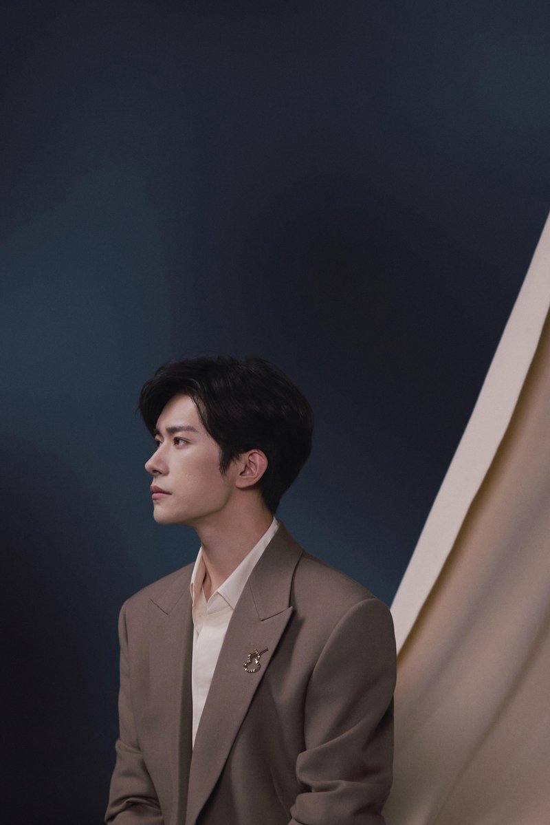 JacksonYee_YT's tweet photo. (1/5)
库存多成一锅粥了，速看
展示，全方位展示！ 
和 #易烊千玺 一起，欢迎新华社入驻小红书！
Stock is becoming a chaotic mess, hurry and take a look!
Showcase, a full-range display!
Together with #JacksonYee, let's welcome Xinhua News Agency to Xiaohongshu!

Cr. JYS﹣易烊千玺工作室 https://t.co/Id7t1B1q02