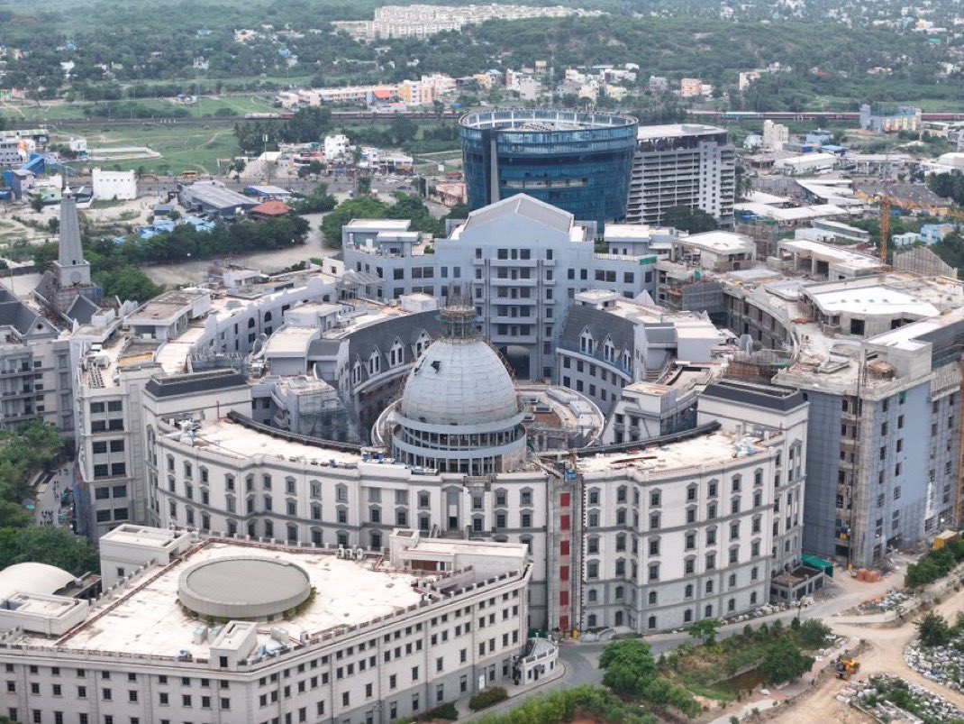 bhaumikgowande's tweet photo. So glad that at-least someone in 2026 is NOT constructing a damn ugly glass building. ZOHO office! https://t.co/rNSCDHH8Xa