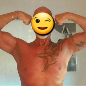 anathomy69's tweet photo. Who says that being 63 means to be old....???
#bestager #nopainnogain #fitforfun #tattoodad #daddycool #muscledaddy #theolderthebetter #1963 #bearded #tooyoung tobeold #baldedmen #nakedtruth https://t.co/UJ3DwCMqYt