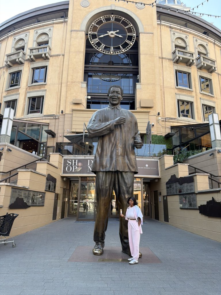 imisiofficial's tweet photo. Standing tall where history meets creativity. Joburg energy hits different. 🔥🇿🇦 https://t.co/m0JQruC4rn