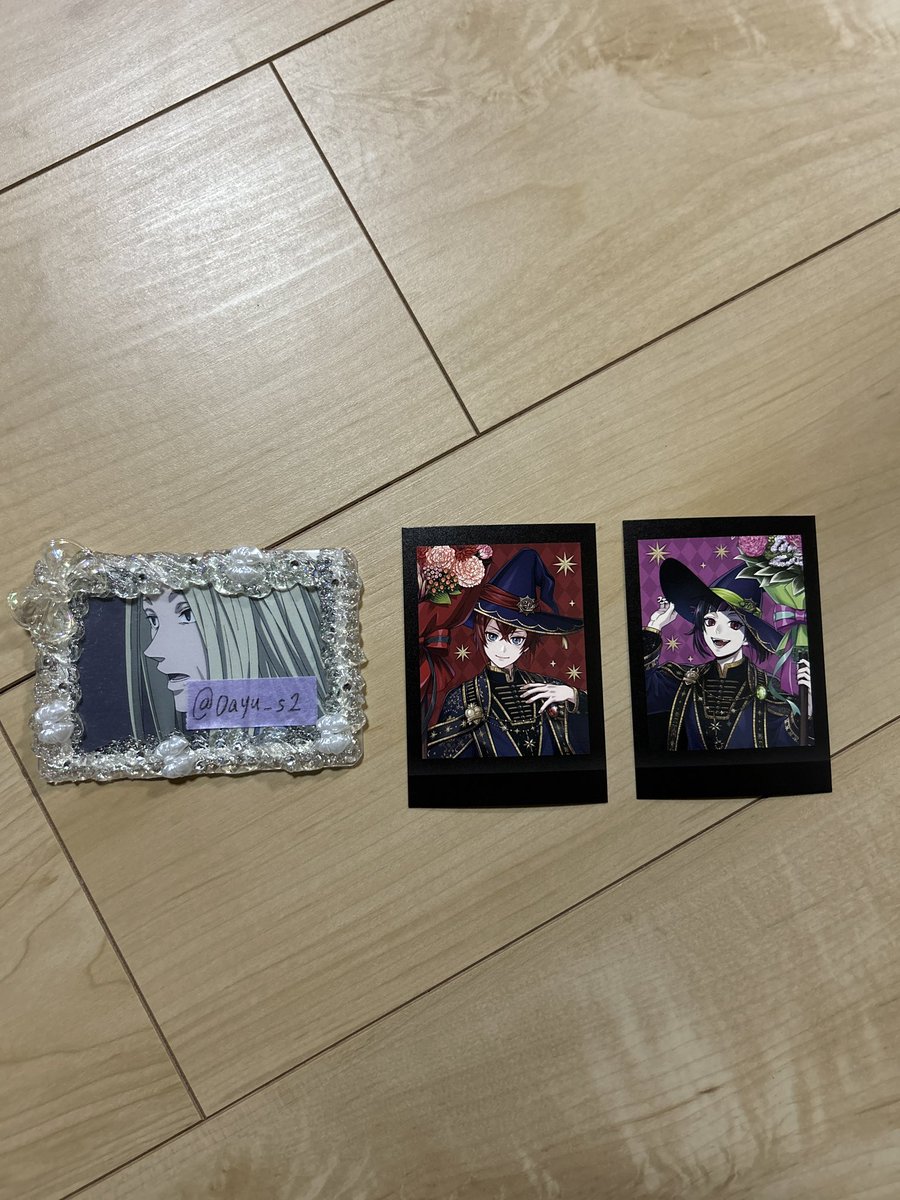 Oayu_s2's tweet photo. @mo_on01_ こんばんは。
初めまして検索より失礼致します。
当方ぱしゃこれノーマルリドルとリリアを所持しているのですがパシャこれマレウスと2:2での交換は可能でしょうか？
難しいかと思いますがご検討のほどよろしくお願いいたします🌸 https://t.co/CcBrElWwfW