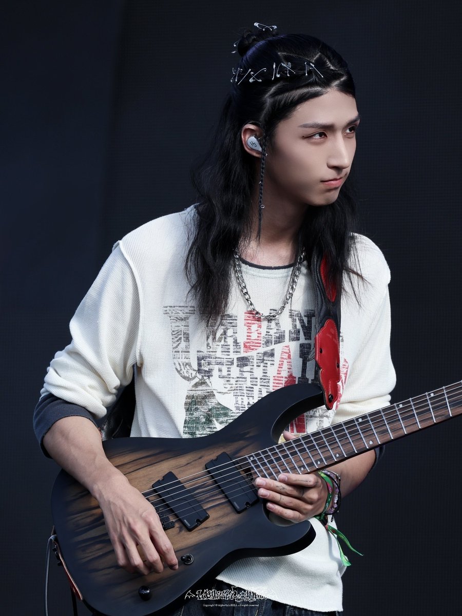 h1ghw4y2dHELL's tweet photo. 260906 SOUND PLANET FESTIVAL
#준한 #JUNHAN #XDINARYHEROES https://t.co/hMugJXXyxo