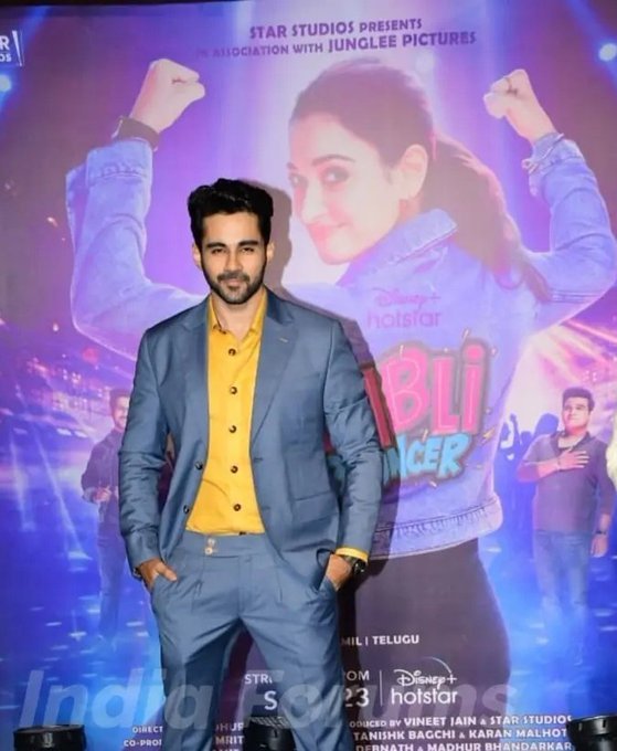 AbhiKiSherni's tweet photo. 4 YEARS OF BABLI BOUNCER

 @Humarabajaj6 May your talent keep reaching greater heights, and may we get to witness your magic on the big screen again soon✨ Wishing you endless success and happiness. Lots of love! ❤️🧿

Rab Rakha 🙏🏻 #AbhishekBajaj https://t.co/P1ZoNClAiZ