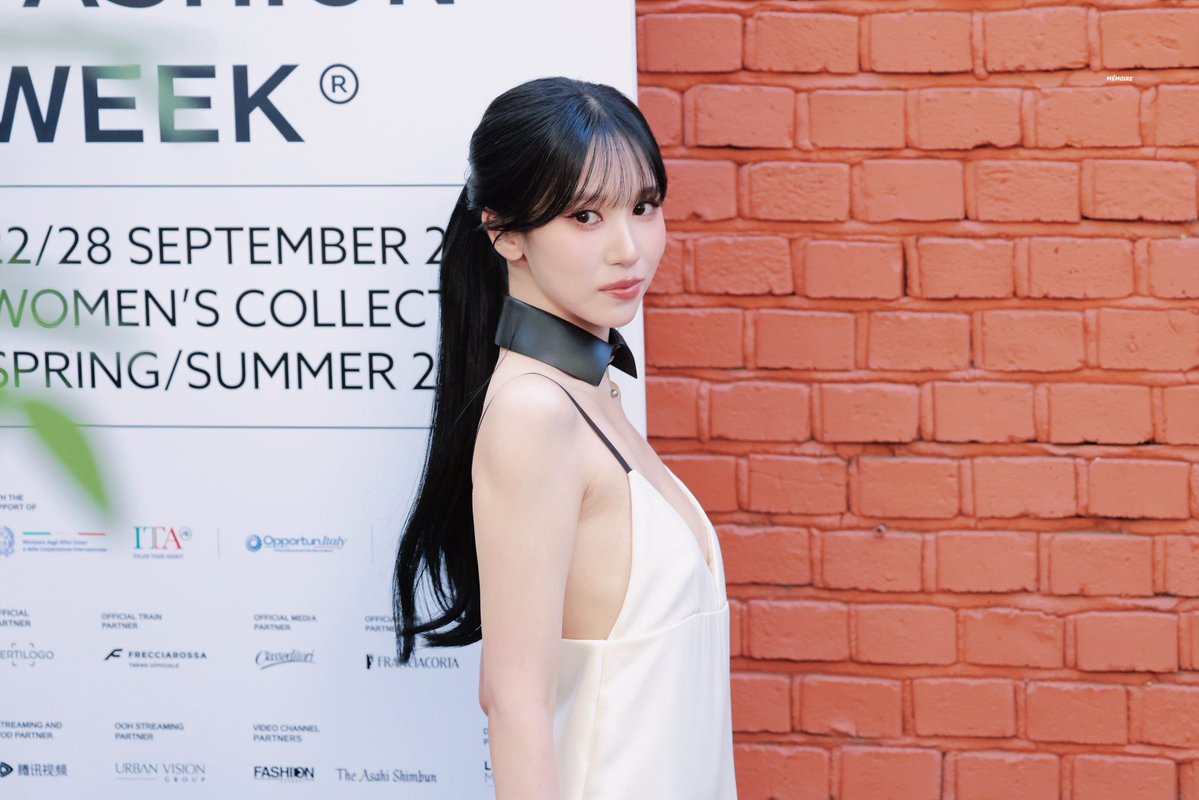 Lykos0908's tweet photo. 260923 
펜디 공주님 👑

#FendiSS27 #FENDIxMINA
#TWICE #트와이스 #MINA #미나 #ミナ https://t.co/9J1nZg5HCP